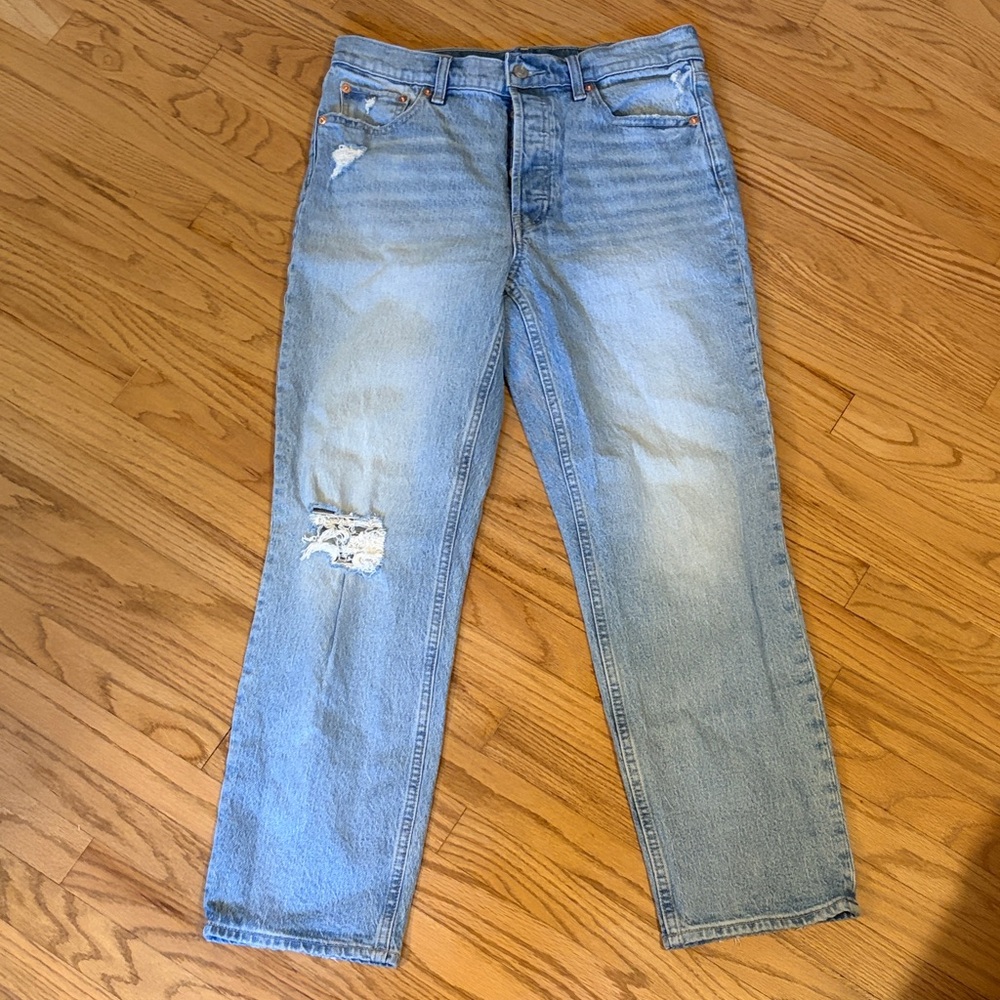GAP Women’s Light Blue Straight Jeans